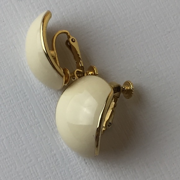 Vintage Napier Cream & Gold Tone Clip On Earrings - Picture 4 of 8